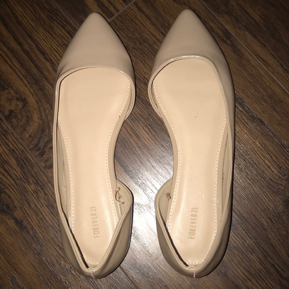 Brand new forever 21 beige ballet flats, size 8.